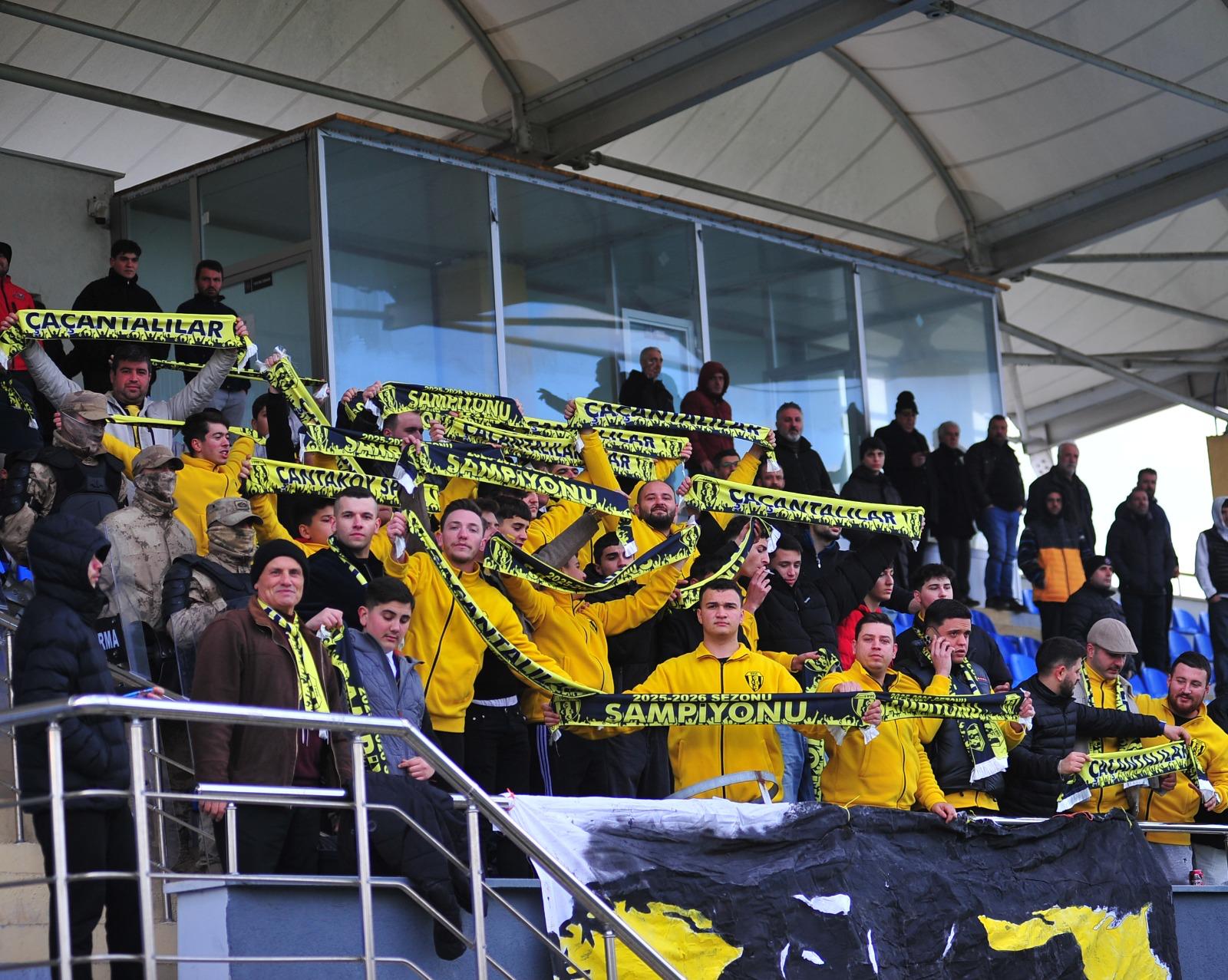Tribünde muhteşem atmosfer